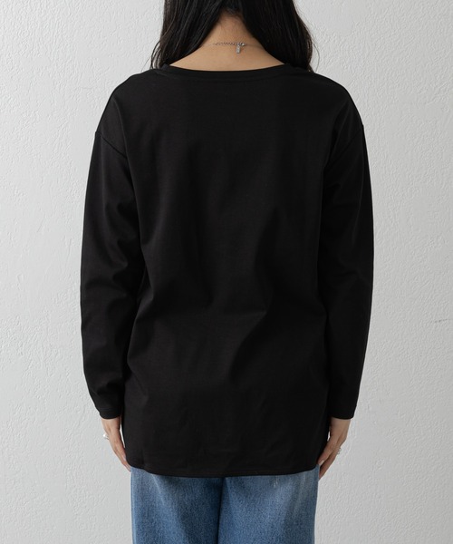 COLONY 2139（コロニートゥーワンスリーナイン）の「スマート裾ラウンド長袖Tシャツ（Tシャツ/カットソー・レディース・オフホワイト/ブラック・FREE）」の14枚目の写真