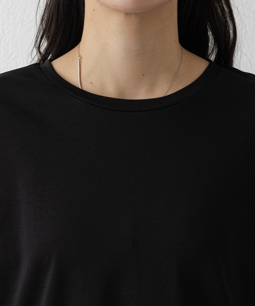 COLONY 2139（コロニートゥーワンスリーナイン）の「スマート裾ラウンド長袖Tシャツ（Tシャツ/カットソー・レディース・オフホワイト/ブラック・FREE）」の15枚目の写真