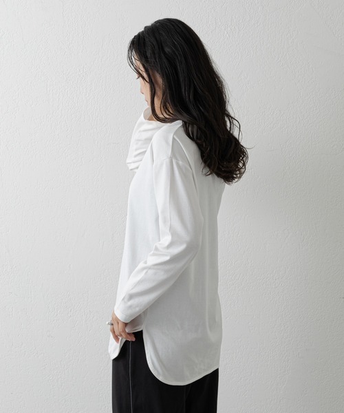 COLONY 2139（コロニートゥーワンスリーナイン）の「スマート裾ラウンド長袖Tシャツ（Tシャツ/カットソー・レディース・オフホワイト/ブラック・FREE）」の20枚目の写真