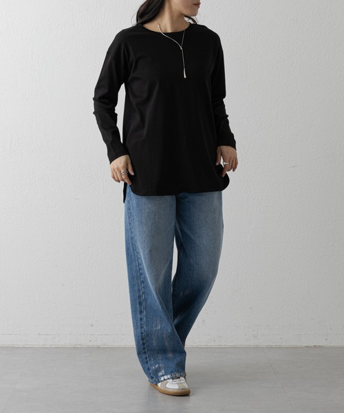 COLONY 2139（コロニートゥーワンスリーナイン）の「スマート裾ラウンド長袖Tシャツ（Tシャツ/カットソー・レディース・オフホワイト/ブラック・FREE）」の10枚目の写真