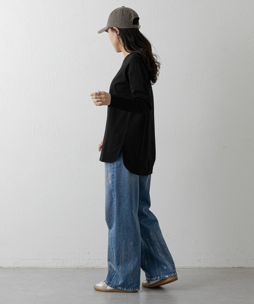 COLONY 2139（コロニートゥーワンスリーナイン）の「スマート裾ラウンド長袖Tシャツ（Tシャツ/カットソー・レディース・オフホワイト/ブラック・FREE）」の11枚目の写真