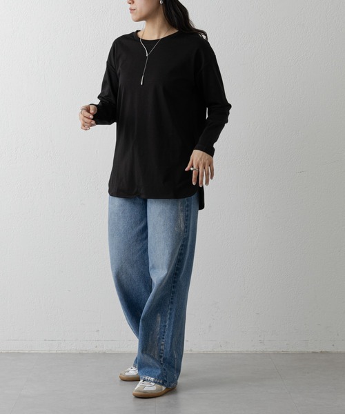 COLONY 2139（コロニートゥーワンスリーナイン）の「スマート裾ラウンド長袖Tシャツ（Tシャツ/カットソー・レディース・オフホワイト/ブラック・FREE）」の8枚目の写真