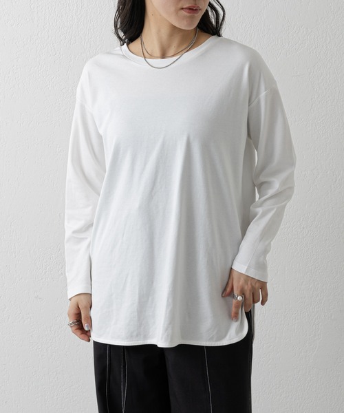 COLONY 2139（コロニートゥーワンスリーナイン）の「スマート裾ラウンド長袖Tシャツ（Tシャツ/カットソー・レディース・オフホワイト/ブラック・FREE）」の19枚目の写真