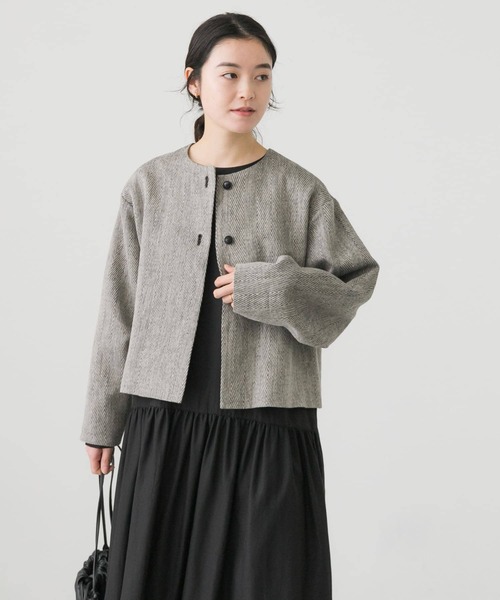かぐれ（カグレ）の「リネンヘリンボンノーカラージャケット
