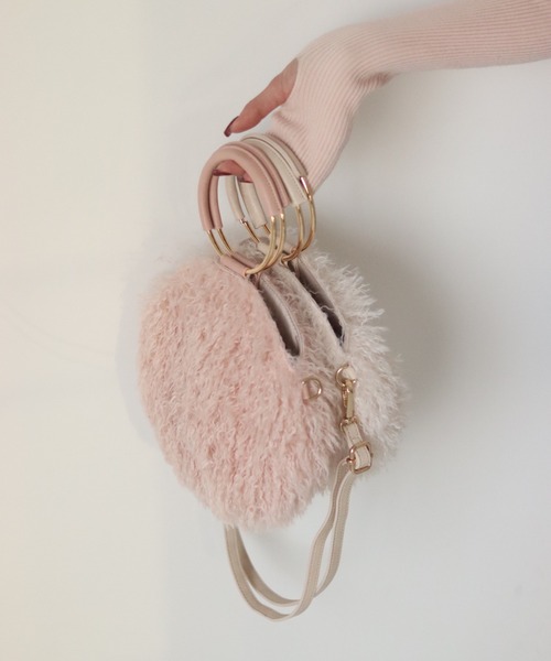 muguet(ミュゲ)の「ファーショルダーバッグ(ショルダーバッグ・レディース・アイボリー/ピンク・FREE)」の4枚目の写真