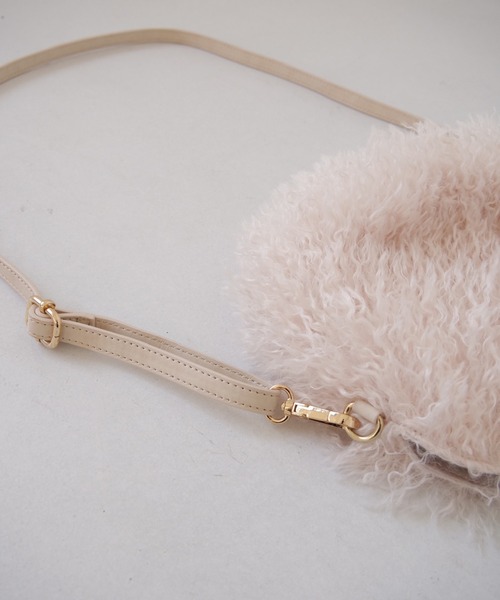 muguet(ミュゲ)の「ファーショルダーバッグ(ショルダーバッグ・レディース・アイボリー/ピンク・FREE)」の12枚目の写真