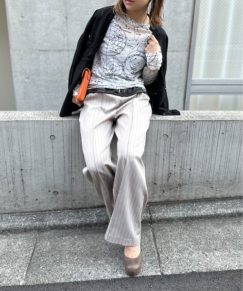 mi via loca(ミヴィアロカ)の「ストライプ ウエストレイヤード ラウンジパンツ(その他パンツ・レディース・グレイッシュベージュ/スミクロ・FREE)」の5枚目の写真