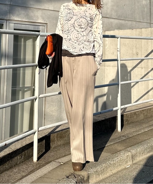 mi via loca(ミヴィアロカ)の「ストライプ ウエストレイヤード ラウンジパンツ(その他パンツ・レディース・グレイッシュベージュ/スミクロ・FREE)」の13枚目の写真