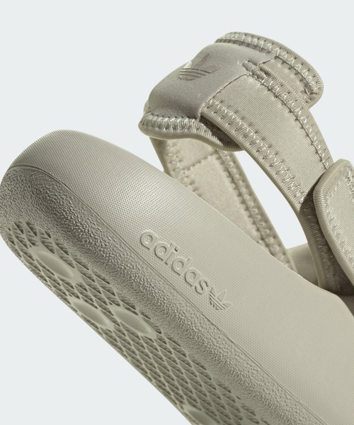 adidas（アディダス）の「Adifom アディレッタ サンダル キッズ / Adifom Adilette Slides Kids / アディダスオリジナルス adidas Originals（サンダル・キッズ・ベージュ・23.0cm/24.0cm/25.0cm）」の8枚目の写真