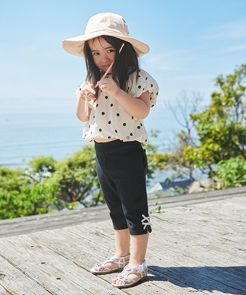 petit main（プティマイン）の「クリアハートサンダル（サンダル・キッズ・オフホワイト/シルバー/ブラック・17cm/16cm/15cm/14cm/13cm/19cm/18cm）」の4枚目の写真