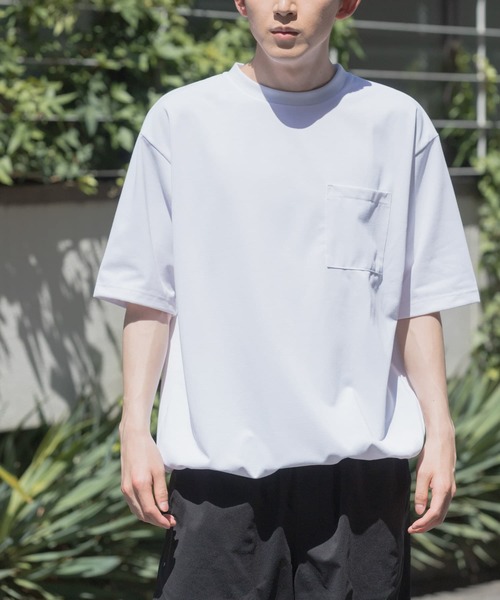 ITEMS URBANRESEARCH（アイテムズ アーバンリサーチ）の「『イージーケア/UVカット』高機能×吸水速乾ショートスリーブカットソー（Tシャツ/カットソー・メンズ・ブラック/ホワイト/ミント/ブルー・MEDIUM/LARGE）」の5枚目の写真