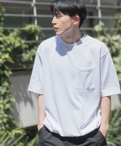 ITEMS URBANRESEARCH（アイテムズ アーバンリサーチ）の「『イージーケア/UVカット』高機能×吸水速乾ショートスリーブカットソー（Tシャツ/カットソー・メンズ・ブラック/ホワイト/ミント/ブルー・MEDIUM/LARGE）」の6枚目の写真