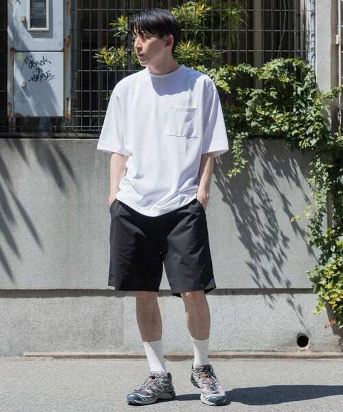 ITEMS URBANRESEARCH（アイテムズ アーバンリサーチ）の「『イージーケア/UVカット』高機能×吸水速乾ショートスリーブカットソー（Tシャツ/カットソー・メンズ・ブラック/ホワイト/ミント/ブルー・MEDIUM/LARGE）」の9枚目の写真