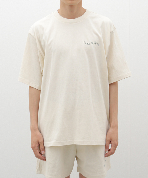 PEACE & QUIET(ピースアンドクワイエット)の「【PEACE&QUIET / ピース & クワイエット】WORDMARK T-SHIRT(Tシャツ/カットソー・メンズ・カーキ/ホワイト・LARGE)」の2枚目の写真