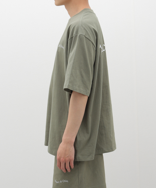 PEACE & QUIET(ピースアンドクワイエット)の「【PEACE&QUIET / ピース & クワイエット】WORDMARK T-SHIRT(Tシャツ/カットソー・メンズ・カーキ/ホワイト・LARGE)」の6枚目の写真