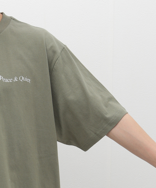 PEACE & QUIET(ピースアンドクワイエット)の「【PEACE&QUIET / ピース & クワイエット】WORDMARK T-SHIRT(Tシャツ/カットソー・メンズ・カーキ/ホワイト・LARGE)」の9枚目の写真