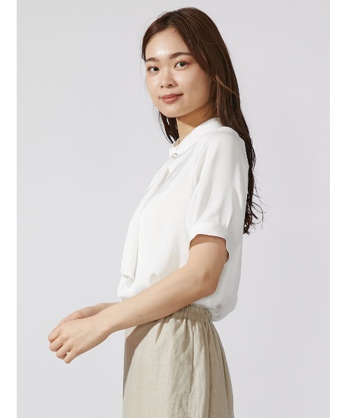 新品✨TONAL トーナル ボウタイパールパーツ半袖ブラウス TONAL（トーナル）の「ボウタイパールパーツ半袖ブラウス