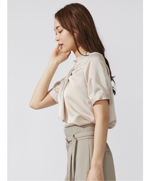 新品✨TONAL トーナル ボウタイパールパーツ半袖ブラウス TONAL（トーナル）の「ボウタイパールパーツ半袖ブラウス
