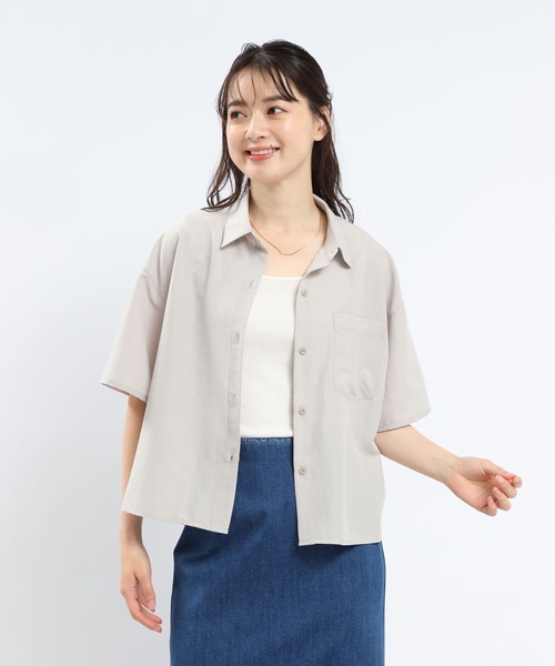 GLOBAL WORK Smile Seed Store（グローバルワーク スマイルシードストア）の「サラサラクロップドシャツ/114583（シャツ/ブラウス・レディース・グレイッシュベージュ/ブラック/グレー系その他・LARGE/MEDIUM/X-LARGE）」の3枚目の写真