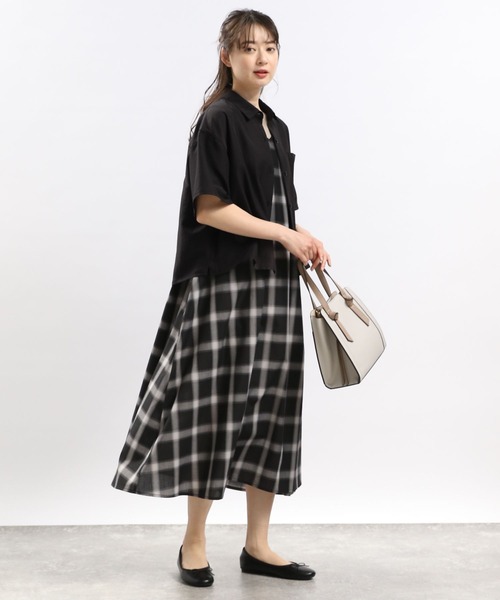 GLOBAL WORK Smile Seed Store（グローバルワーク スマイルシードストア）の「サラサラクロップドシャツ/114583（シャツ/ブラウス・レディース・グレイッシュベージュ/ブラック/グレー系その他・LARGE/MEDIUM/X-LARGE）」の7枚目の写真