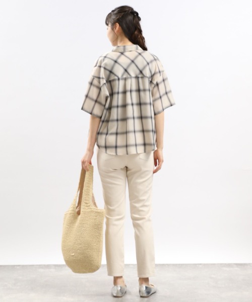 GLOBAL WORK Smile Seed Store（グローバルワーク スマイルシードストア）の「サラサラクロップドシャツ/114583（シャツ/ブラウス・レディース・グレイッシュベージュ/ブラック/グレー系その他・LARGE/MEDIUM/X-LARGE）」の13枚目の写真