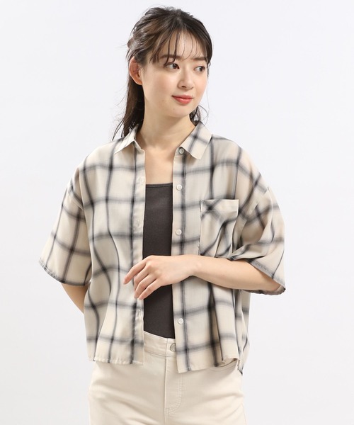 GLOBAL WORK Smile Seed Store（グローバルワーク スマイルシードストア）の「サラサラクロップドシャツ/114583（シャツ/ブラウス・レディース・グレイッシュベージュ/ブラック/グレー系その他・LARGE/MEDIUM/X-LARGE）」の15枚目の写真