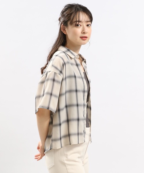 GLOBAL WORK Smile Seed Store（グローバルワーク スマイルシードストア）の「サラサラクロップドシャツ/114583（シャツ/ブラウス・レディース・グレイッシュベージュ/ブラック/グレー系その他・LARGE/MEDIUM/X-LARGE）」の16枚目の写真