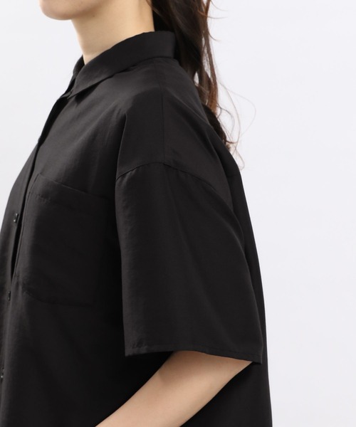 GLOBAL WORK Smile Seed Store（グローバルワーク スマイルシードストア）の「サラサラクロップドシャツ/114583（シャツ/ブラウス・レディース・グレイッシュベージュ/ブラック/グレー系その他・LARGE/MEDIUM/X-LARGE）」の22枚目の写真