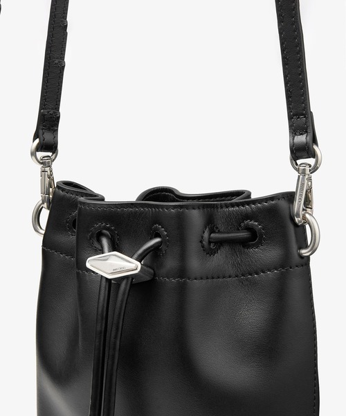 JIMMY CHOO(ジミーチュウ)の「CINCH MINI(ハンドバッグ・レディース・ホワイト/ブラック・ONE SIZE)」の5枚目の写真