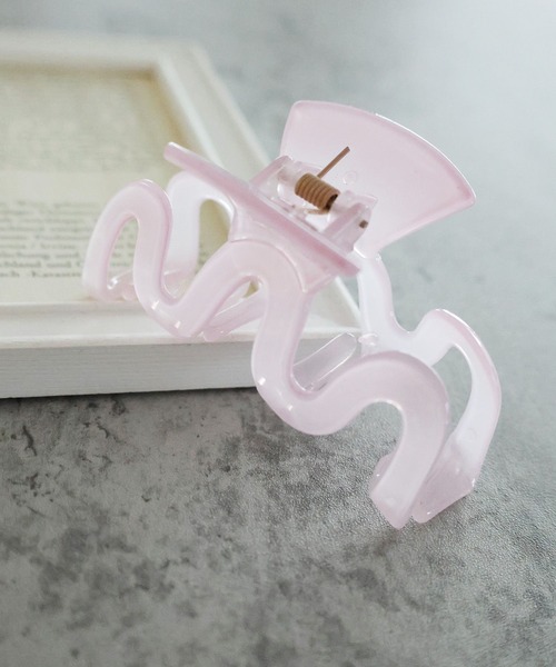 niko and...（ニコアンド）の「うねうねバンスクリップ（バレッタ/ヘアクリップ・レディース・その他/ブラック/アイボリー/ブラウン/ピンク・0）」の4枚目の写真