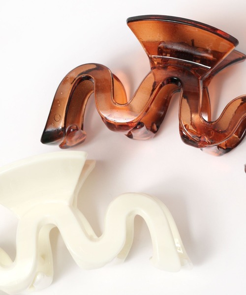 niko and...（ニコアンド）の「うねうねバンスクリップ（バレッタ/ヘアクリップ・レディース・その他/ブラック/アイボリー/ブラウン/ピンク・0）」の11枚目の写真