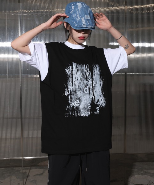 FOLLOWIN（フォロウィン）の「[UNISEX][サイド調節][オールシーズン可能]ビンテージ ダメージ デニム ハンチング フラットキャップ（キャップ・レディース・ブルー/ライトブルー・ONE SIZE）」の2枚目の写真