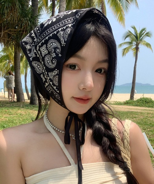 MEMECLE（メメクル）の「【 MEMECLE / メメクル 】ペイズリー柄 バンダナ（その他ヘアアクセサリー・レディース・ホワイト/ブラック・FREE）」の5枚目の写真