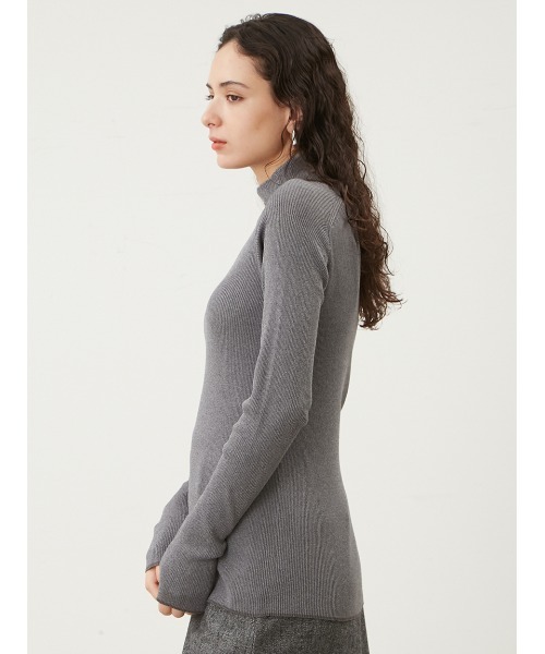 Mila Owen（ミラオーウェン）の「シアーラメータートルネックニット