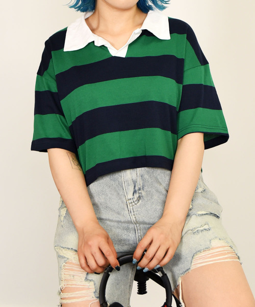 VIVID LADY(ビビッドレディー)の「配色襟付き半袖Tシャツクロップド丈 レディース(Tシャツ/カットソー・レディース・レッド/グリーン/ネイビー/ブラック・FREE)」の2枚目の写真