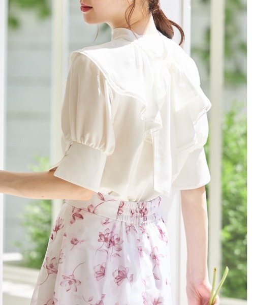 tocco closet（トッコ　クローゼット）の「マルチ３ＷＡＹボウタイリボン×ラッフルフリル付きブラウス（シャツ/ブラウス・レディース・ライトブルー/オフホワイト・M）」の6枚目の写真