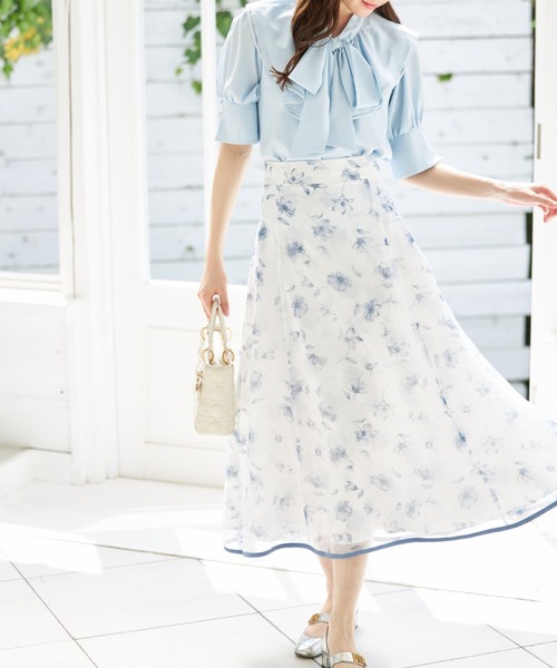 tocco closet（トッコ　クローゼット）の「マルチ３ＷＡＹボウタイリボン×ラッフルフリル付きブラウス（シャツ/ブラウス・レディース・ライトブルー/オフホワイト・M）」の8枚目の写真