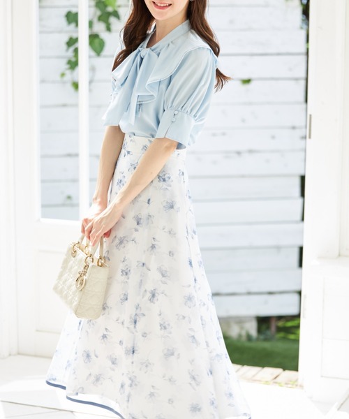 tocco closet（トッコ　クローゼット）の「マルチ３ＷＡＹボウタイリボン×ラッフルフリル付きブラウス（シャツ/ブラウス・レディース・ライトブルー/オフホワイト・M）」の9枚目の写真