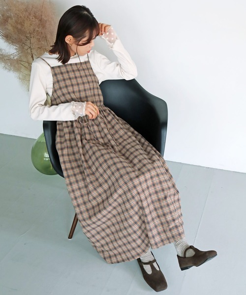 Crisp(クリスプ)の「フラワーチュールカフメロウTシャツ(Tシャツ/カットソー・レディース・ブルー/グレイッシュベージュ/アイボリー/ブラウン・FREE)」の10枚目の写真