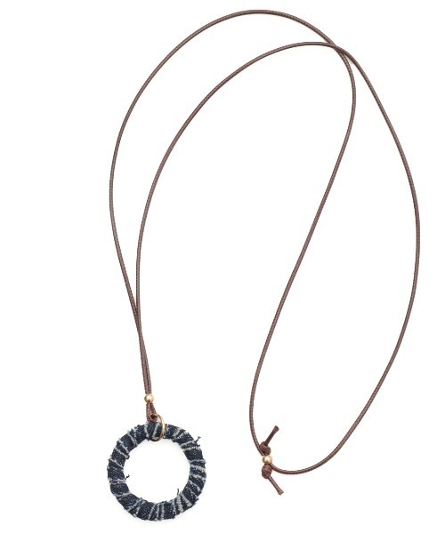 チチカカ（チチカカ）の「デニムサークルネックレス（ネックレス・レディース・ネイビー/ライトブルー・FREE）」の5枚目の写真