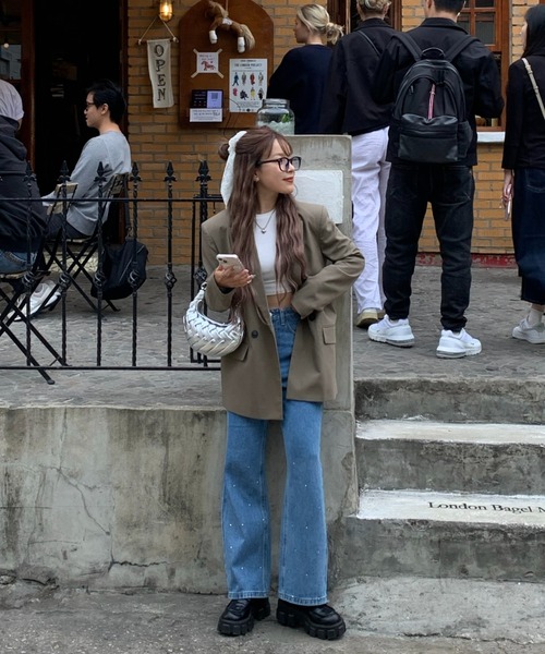 INTER FACTORY（インターファクトリー）の「mayu - ラインストーンストレートデニムmade in INTERFACTORY（デニムパンツ・レディース・ブルー/ブラック・MEDIUM/SMALL）」の3枚目の写真