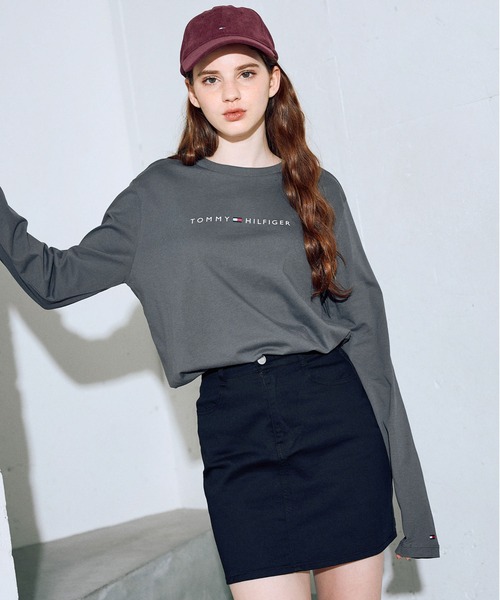 TOMMY HILFIGER(トミーヒルフィガー)の「【オンライン限定】ロゴロングスリーブTシャツ ロンT(Tシャツ/カットソー・メンズ・グレー/ネイビー/ホワイト・LARGE/MEDIUM/X-LARGE/SMALL)」の15枚目の写真