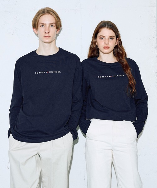 TOMMY HILFIGER(トミーヒルフィガー)の「【オンライン限定】ロゴロングスリーブTシャツ ロンT(Tシャツ/カットソー・メンズ・グレー/ネイビー/ホワイト・LARGE/MEDIUM/X-LARGE/SMALL)」の18枚目の写真