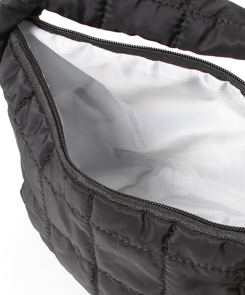 SALTMINT(ソルトミント)の「【ヘビロテ間違いなし!24AW】キルティングハンドバッグ バレエコア(ハンドバッグ・レディース・ホワイト/ブラック/ブラウン・ONE SIZE)」の6枚目の写真