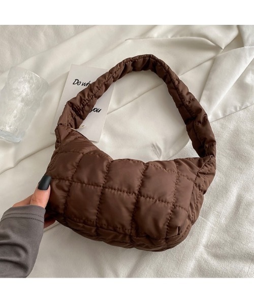 SALTMINT(ソルトミント)の「【ヘビロテ間違いなし!24AW】キルティングハンドバッグ バレエコア(ハンドバッグ・レディース・ホワイト/ブラック/ブラウン・ONE SIZE)」の3枚目の写真