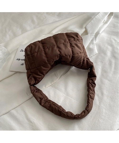 SALTMINT(ソルトミント)の「【ヘビロテ間違いなし!24AW】キルティングハンドバッグ バレエコア(ハンドバッグ・レディース・ホワイト/ブラック/ブラウン・ONE SIZE)」の17枚目の写真