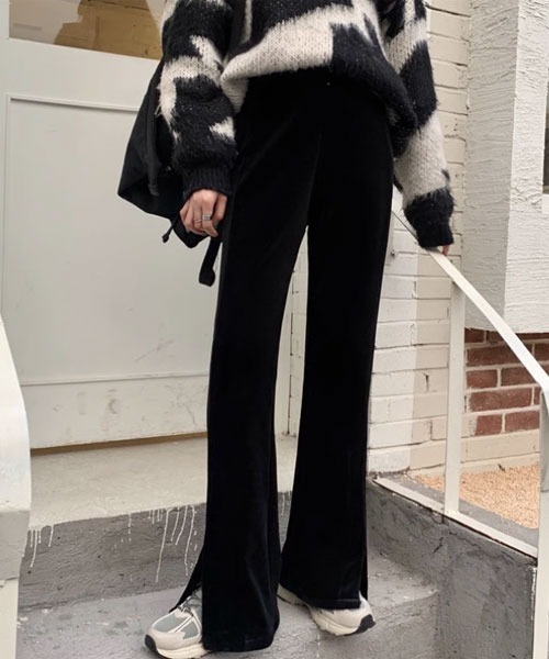 Mayree(メイリー)の「【Mayree】ベロア 裾スリット パンツ(その他パンツ・レディース・ブラック・MEDIUM/LARGE/X-LARGE)」の3枚目の写真