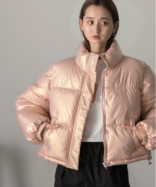 ad thie(アドティエ)の「スタンドカラー ショート中綿パディングブルゾン(ダウンジャケット/コート・レディース・ピンク系/ブラック/ホワイト系/ブルー系/パープル系/オフホワイト・FREE)」の15枚目の写真