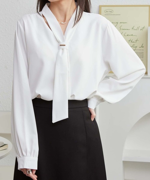MAISON DE THERESE(メゾン ド テレーズ)の「Vネック長袖ブラウス(シャツ/ブラウス・レディース・ホワイト・S/M/L)」の10枚目の写真