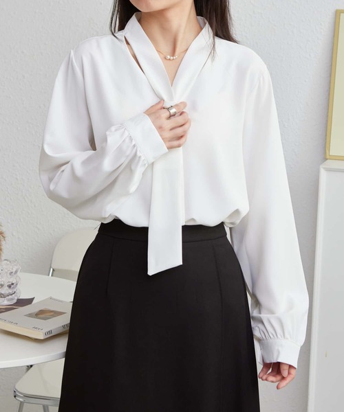 MAISON DE THERESE(メゾン ド テレーズ)の「Vネック長袖ブラウス(シャツ/ブラウス・レディース・ホワイト・S/M/L)」の11枚目の写真